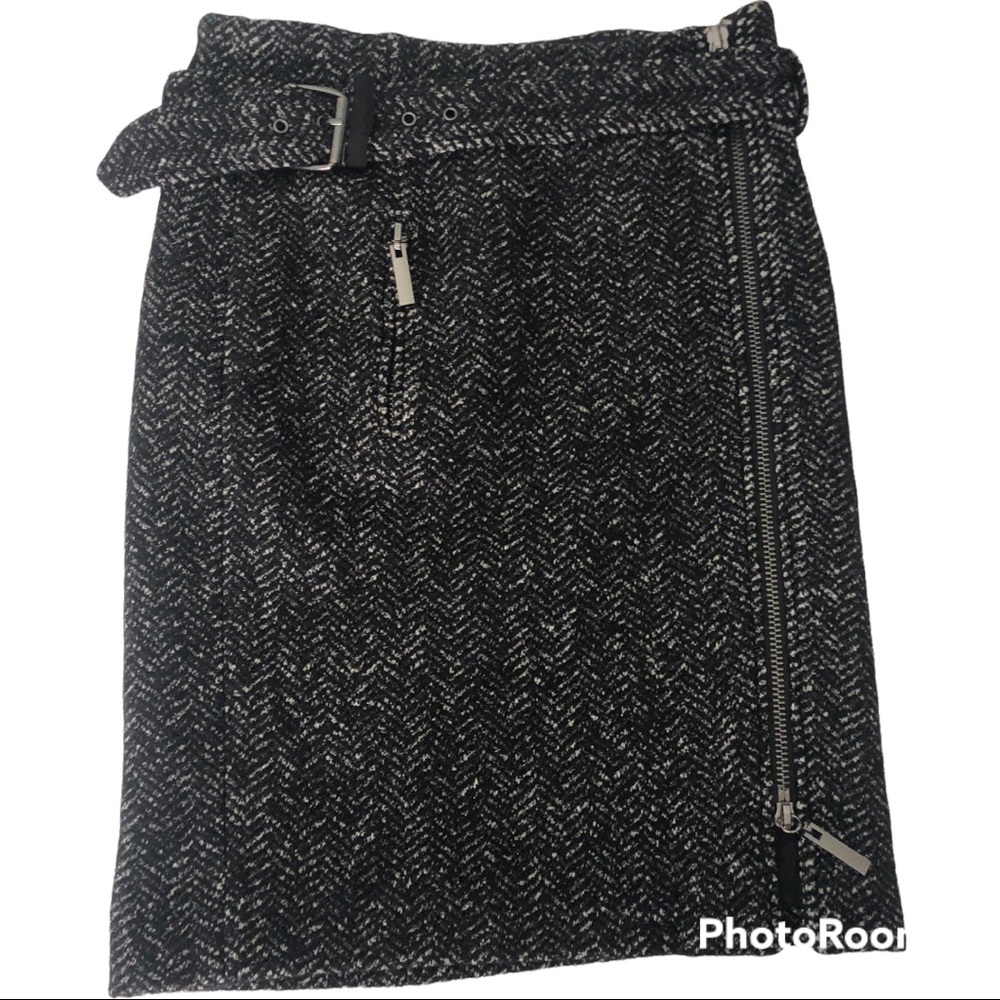 Tory Burch wool black white gray chevron pencil skirt zipper detail and belt
